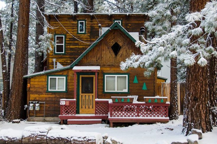 9 Cozy South Lake Tahoe Cabins To Rent For Your Ski Trip South Lake Tahoe Cabins Lake Tahoe