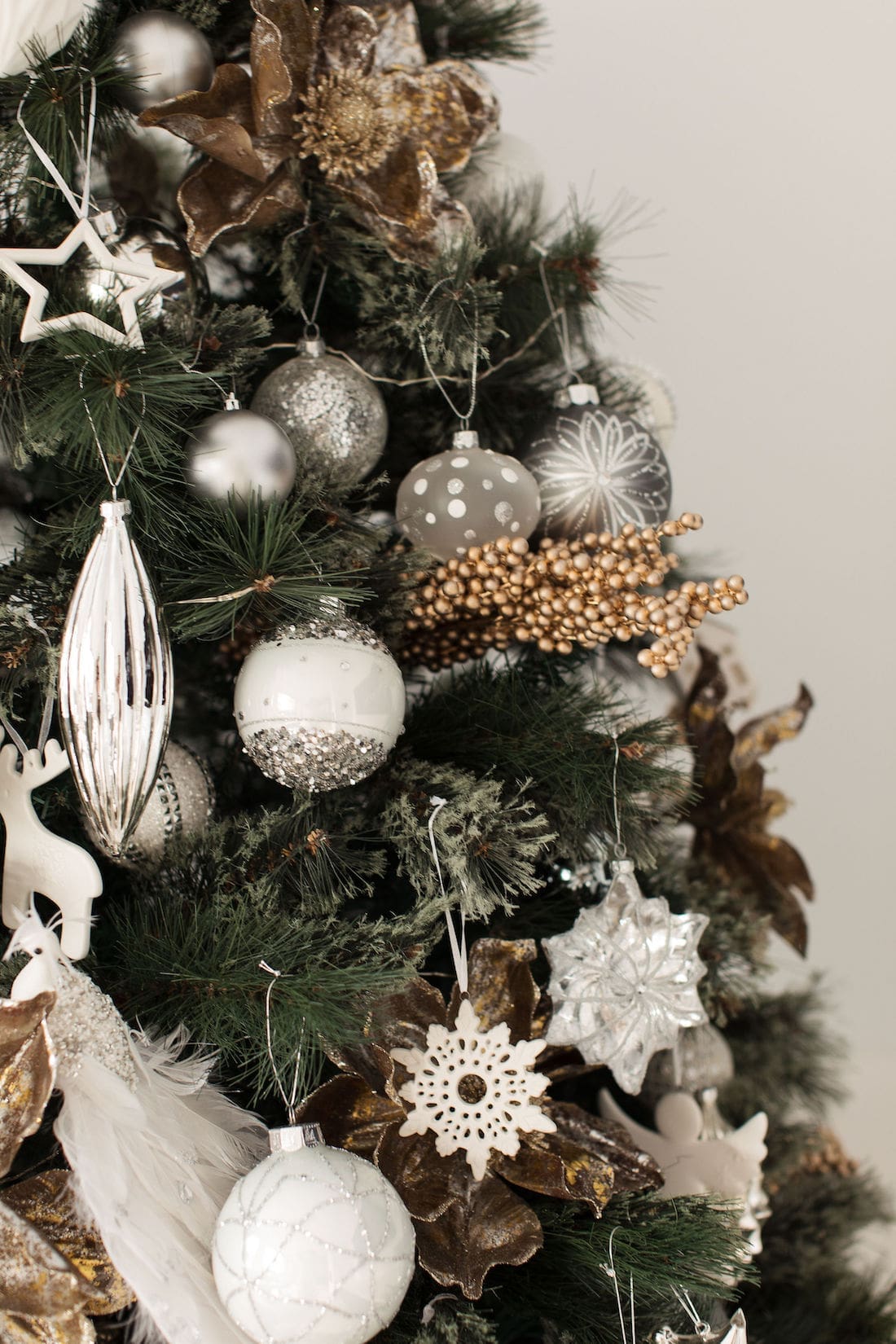 Christmas Decorating: Top Tree Styling Tips