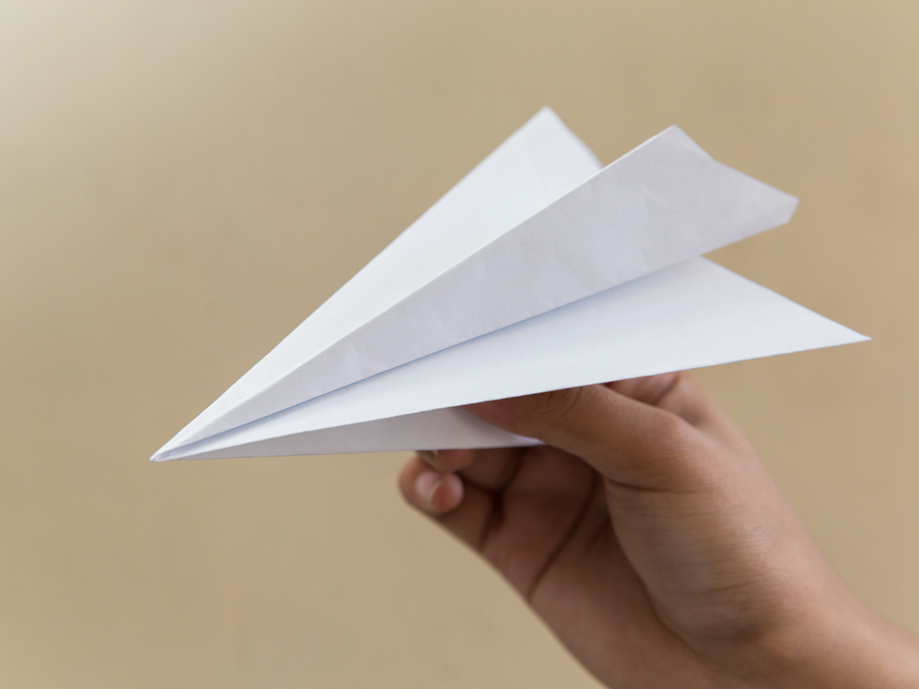 Easy Paper Airplanes: Simple Folding Guide