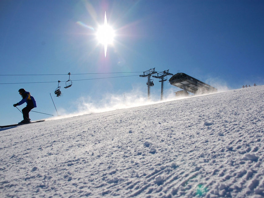 Skiing Near Toronto: Top Resorts Revealed