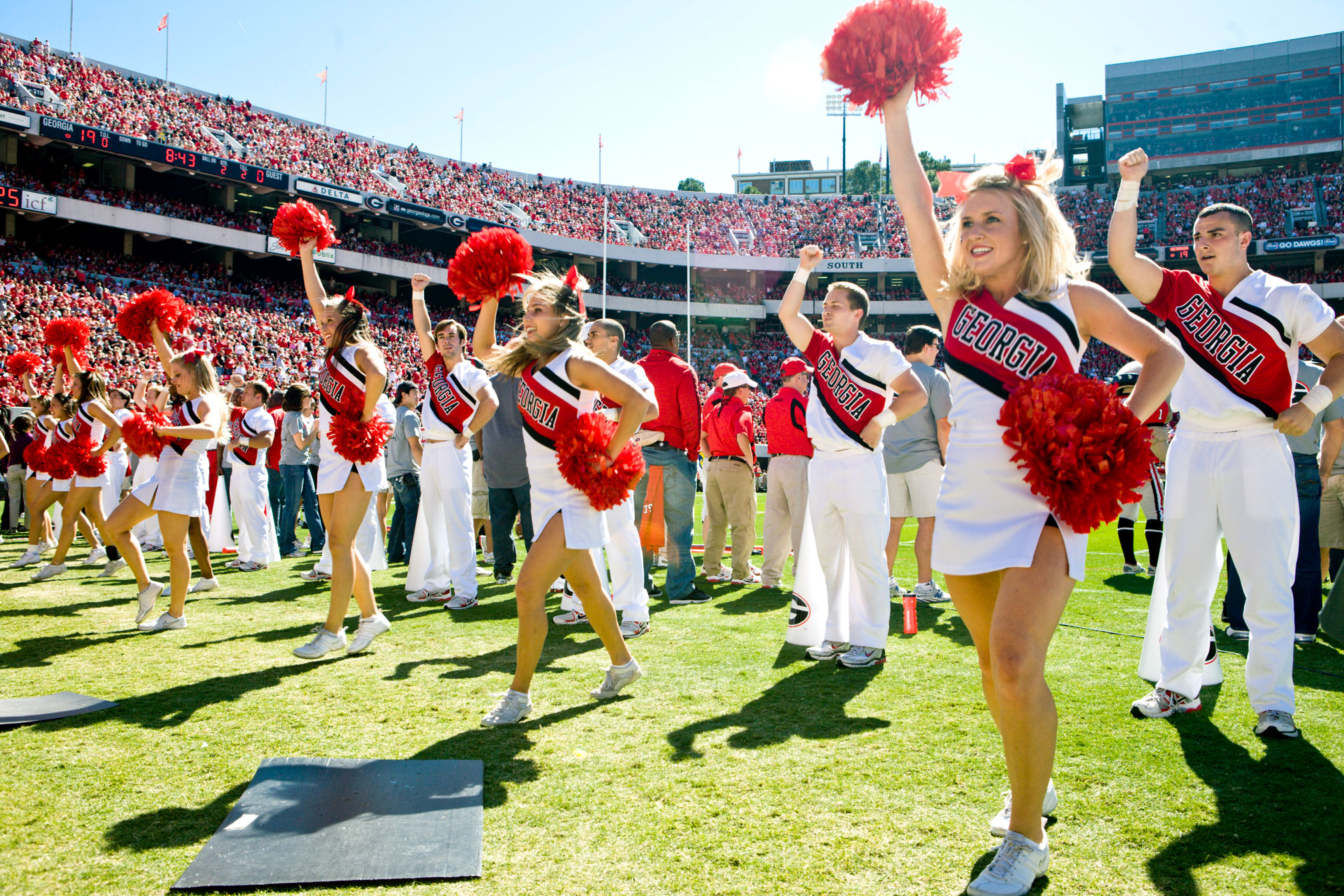 Uga Cheer Squad Uga Cheerleading Football Cheerleaders College Cheerleading